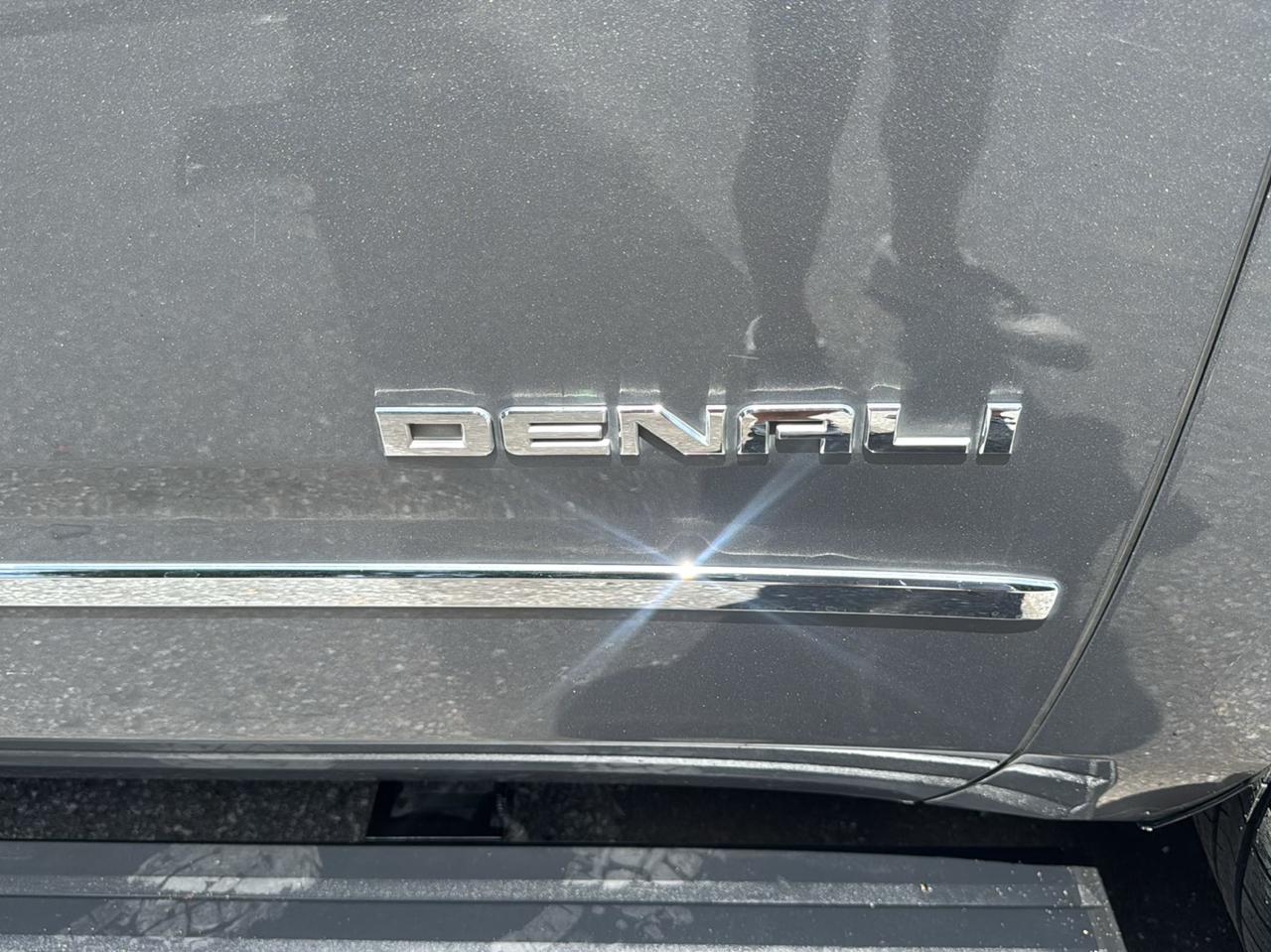 GMC Yukon Denali 4WD 2019