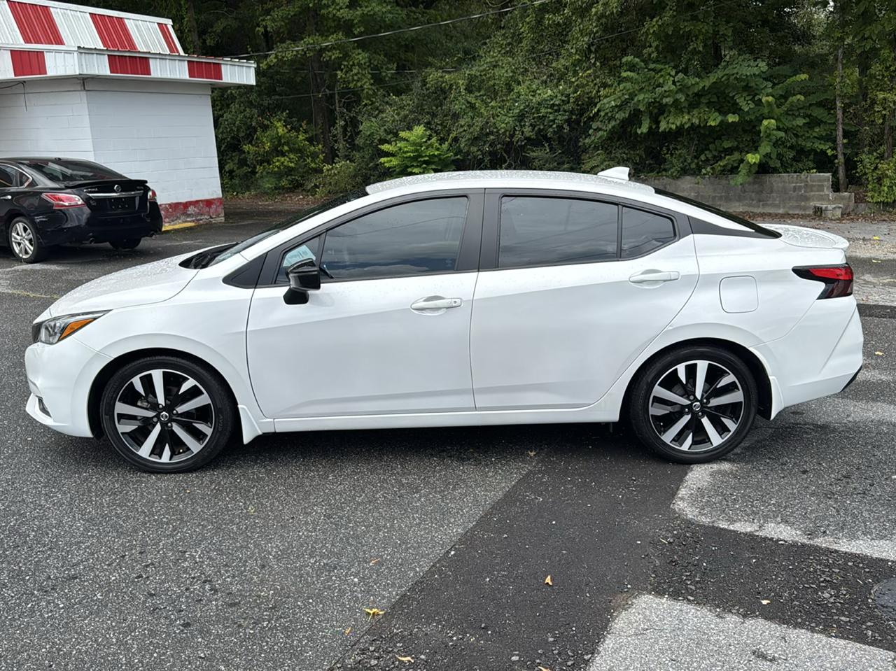 Nissan Versa SR 2021