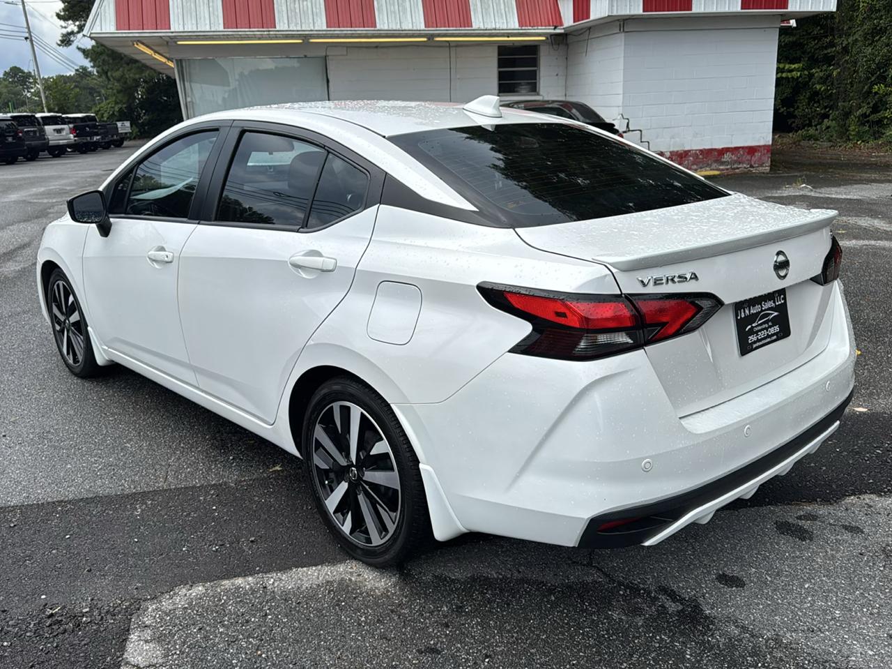 Nissan Versa SR 2021