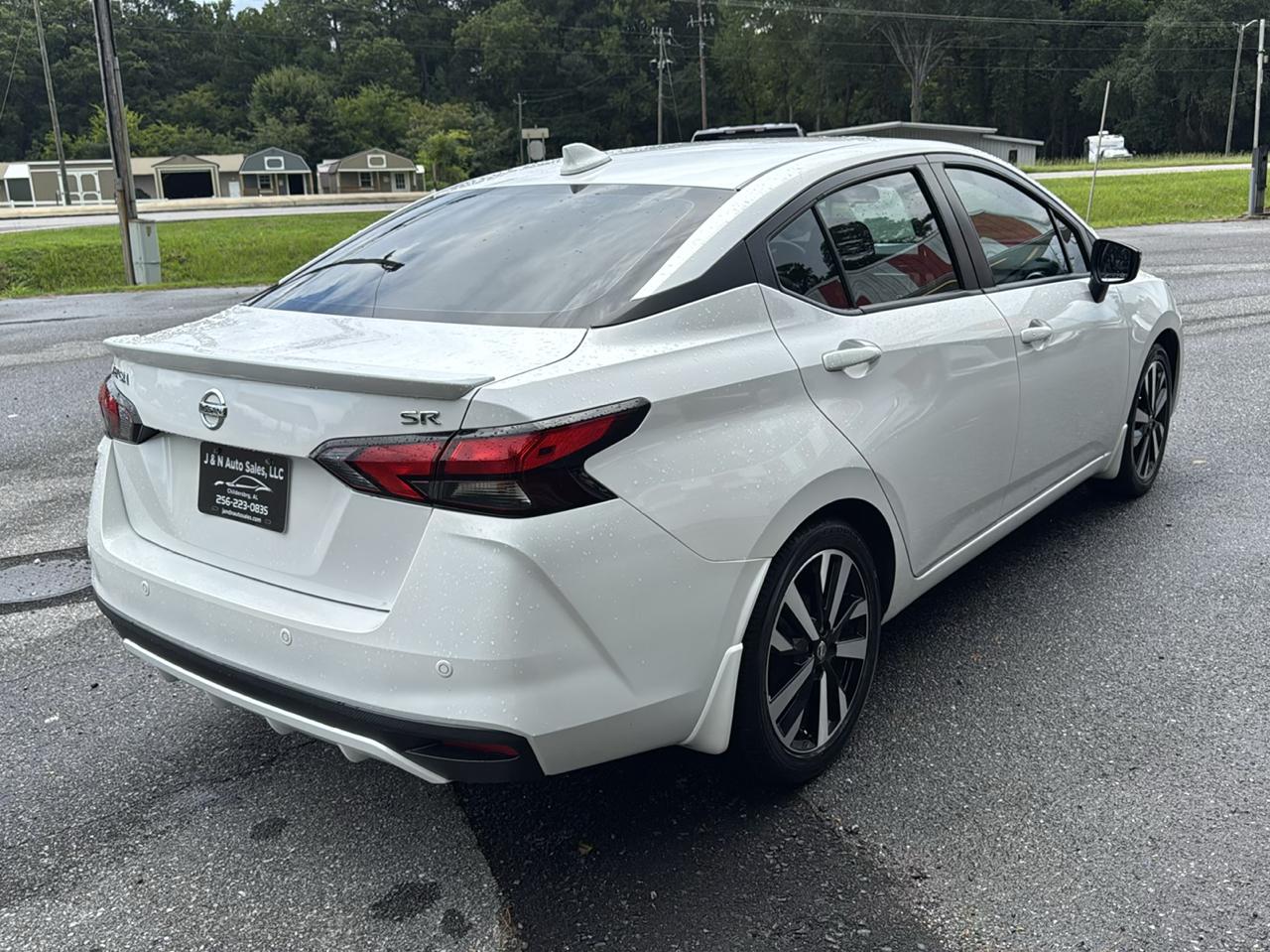 Nissan Versa SR 2021