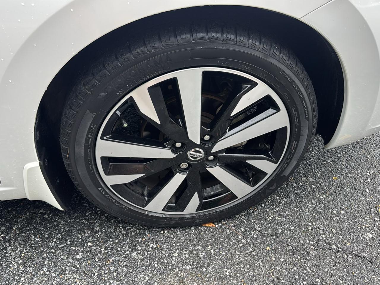 Nissan Versa SR 2021