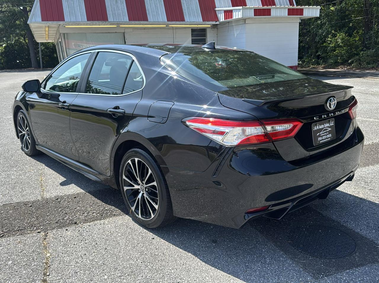 Toyota Camry SE 2020