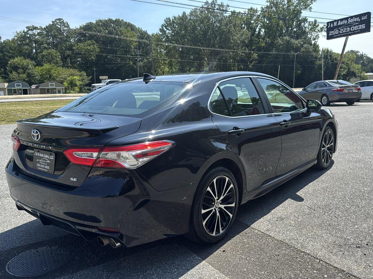 Toyota Camry SE 2020