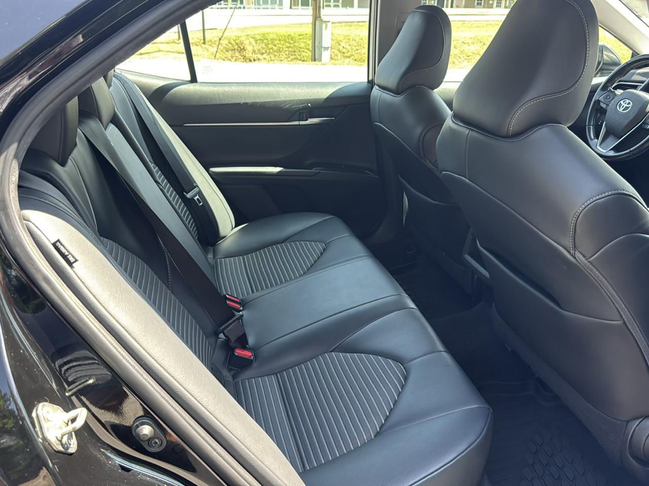 Toyota Camry SE 2020