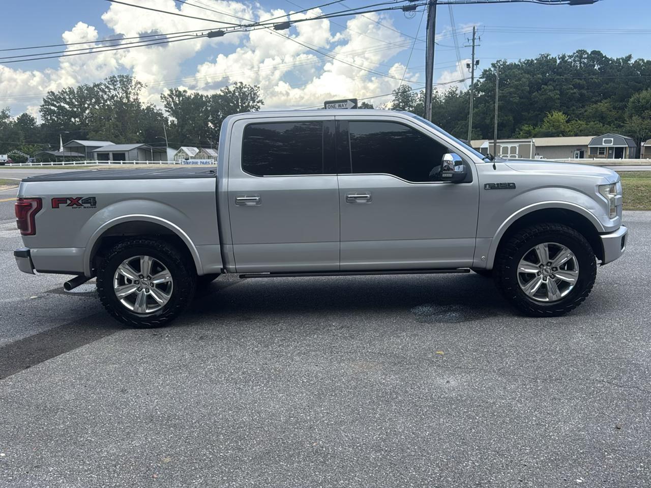 Ford F-150 4WD SuperCrew 145" Platinum 2015