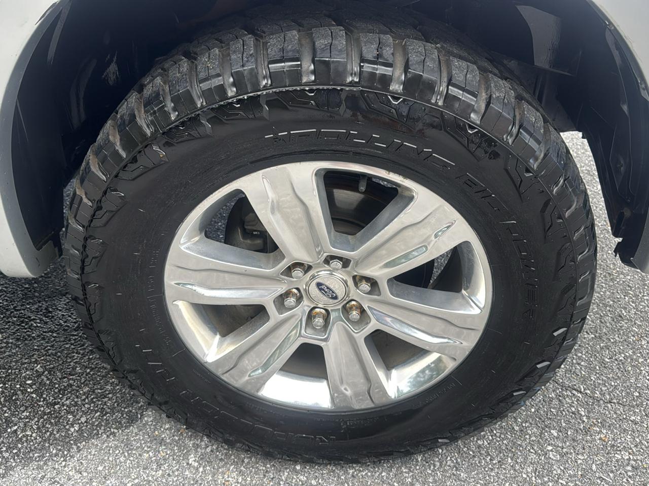 Ford F-150 4WD SuperCrew 145" Platinum 2015