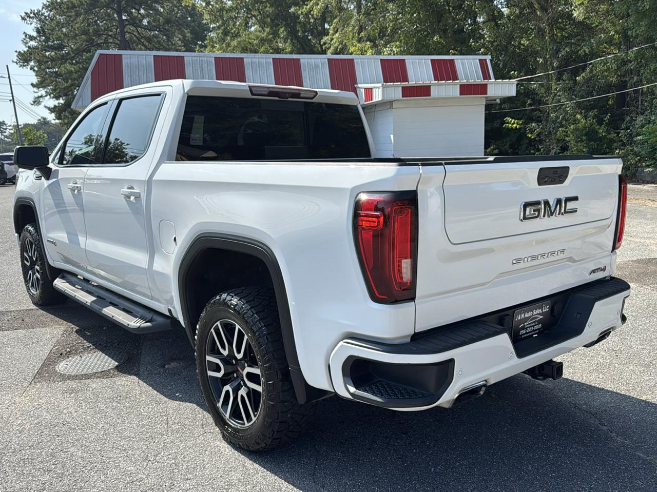 GMC Sierra 1500 AT4 Crew Cab Short Box 4WD 2021