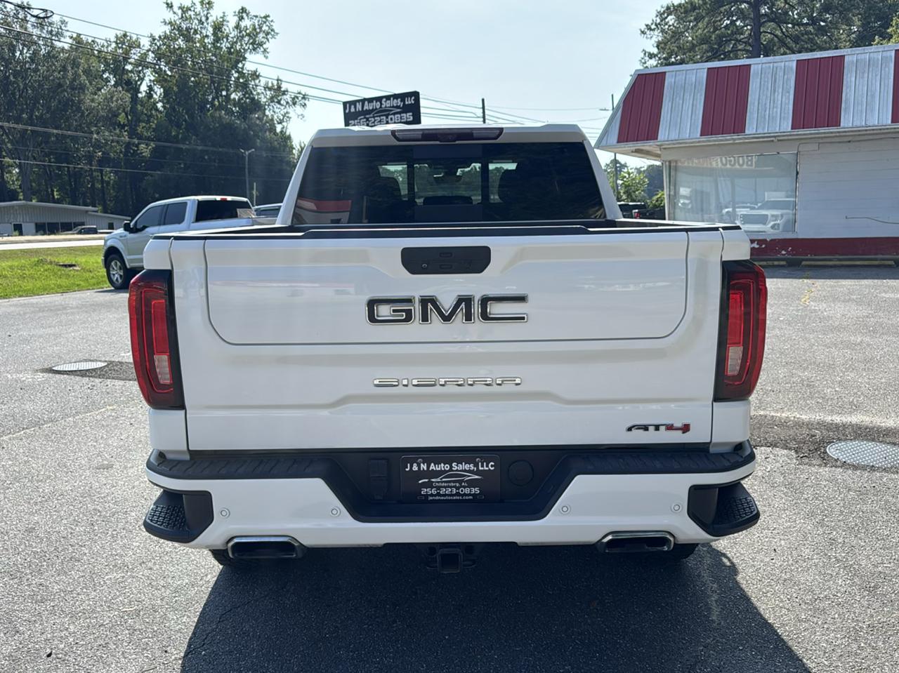 GMC Sierra 1500 AT4 Crew Cab Short Box 4WD 2021