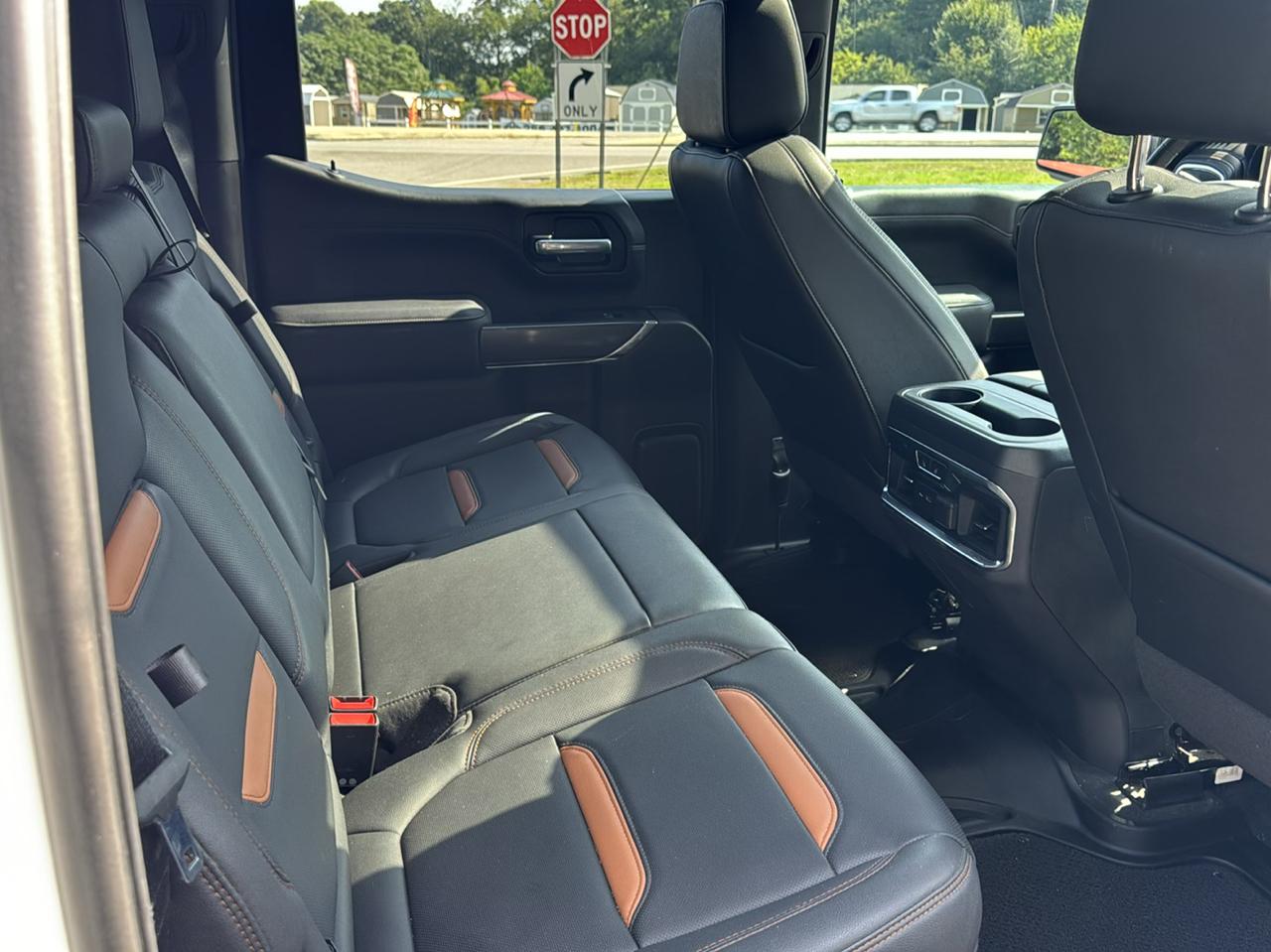 GMC Sierra 1500 AT4 Crew Cab Short Box 4WD 2021