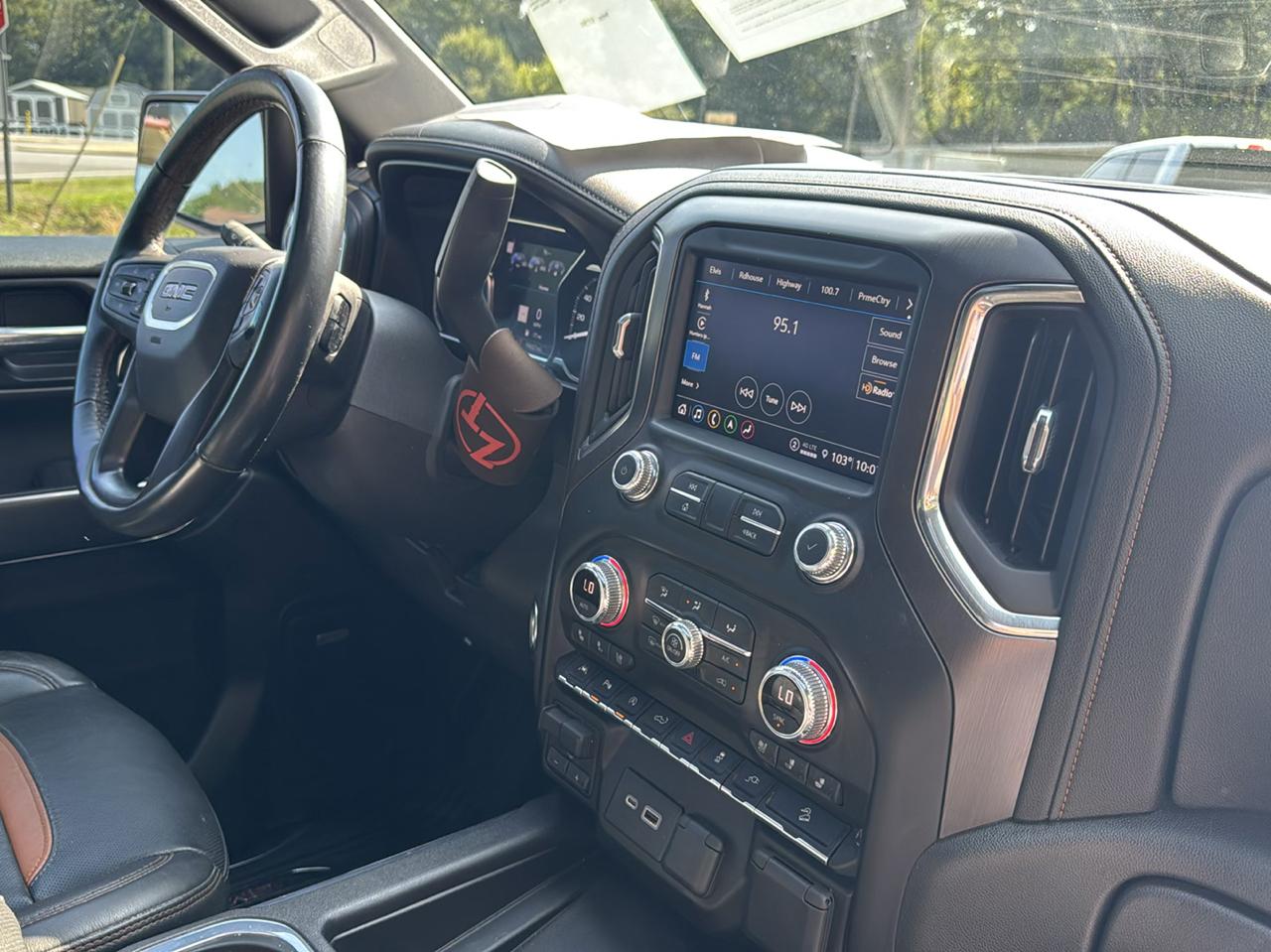 GMC Sierra 1500 AT4 Crew Cab Short Box 4WD 2021