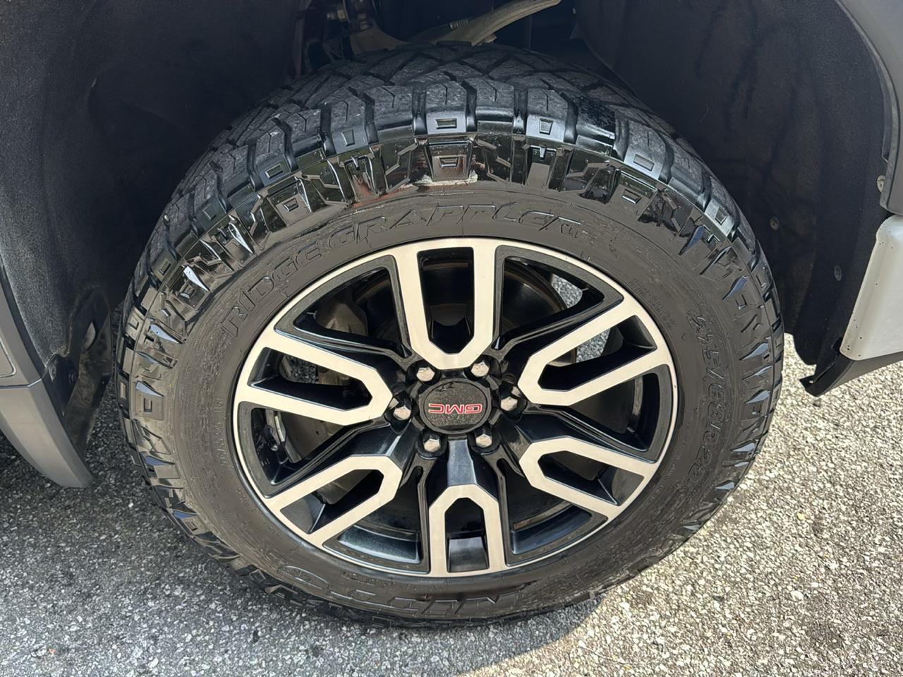 GMC Sierra 1500 AT4 Crew Cab Short Box 4WD 2021