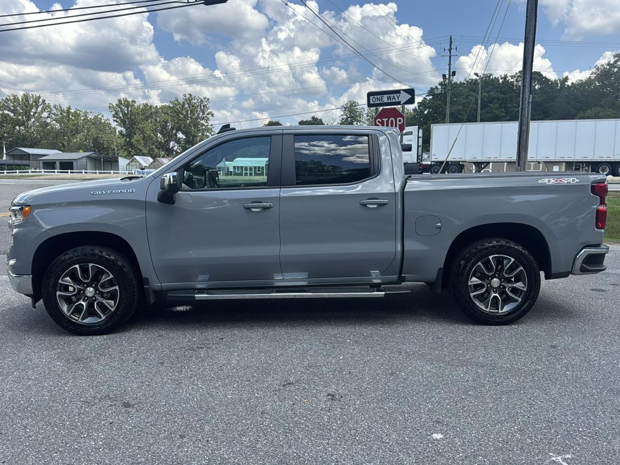 Chevrolet Silverado 1500 1LT Crew Cab 4WD 2024