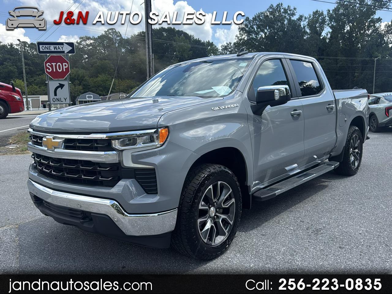 Chevrolet Silverado 1500 1LT Crew Cab 4WD 2024