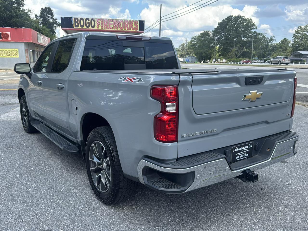Chevrolet Silverado 1500 1LT Crew Cab 4WD 2024