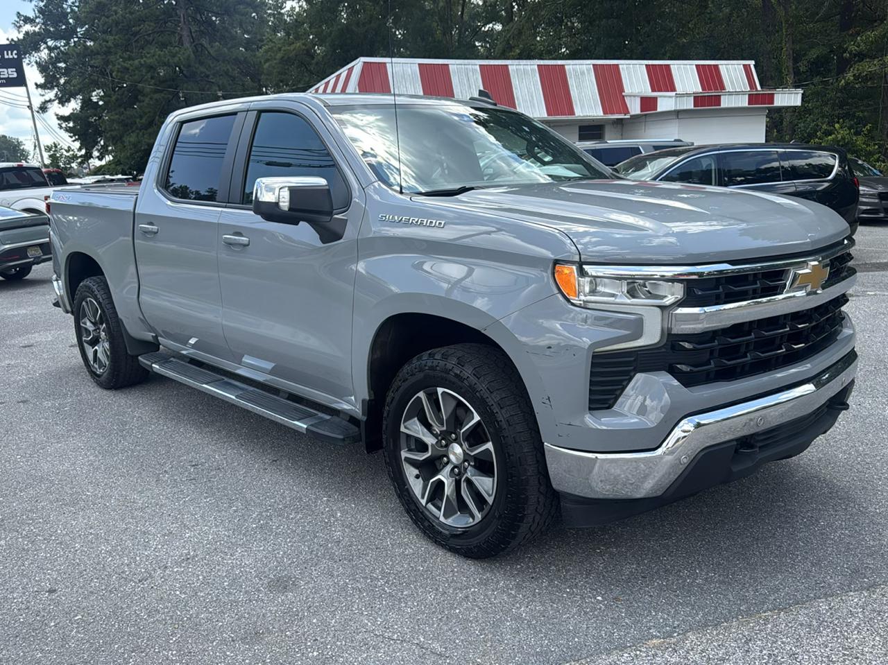 Chevrolet Silverado 1500 1LT Crew Cab 4WD 2024