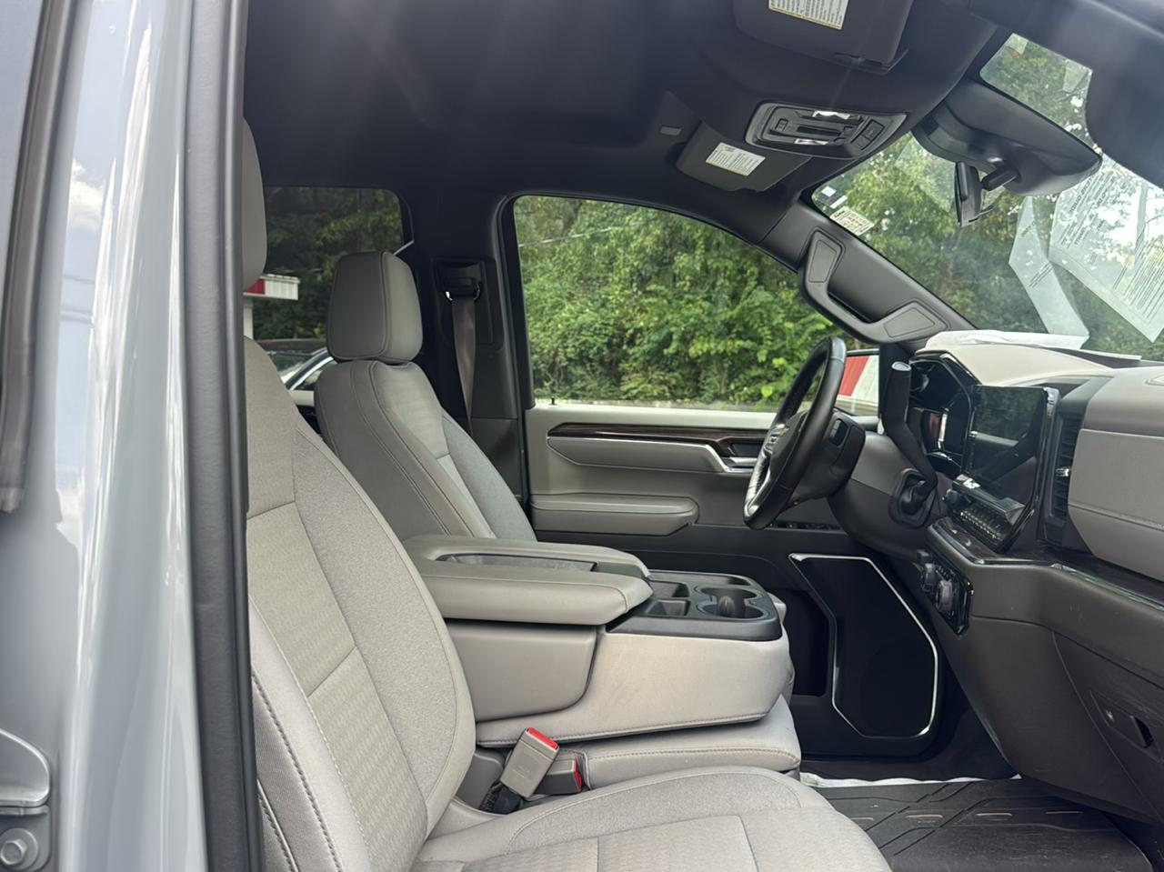Chevrolet Silverado 1500 1LT Crew Cab 4WD 2024