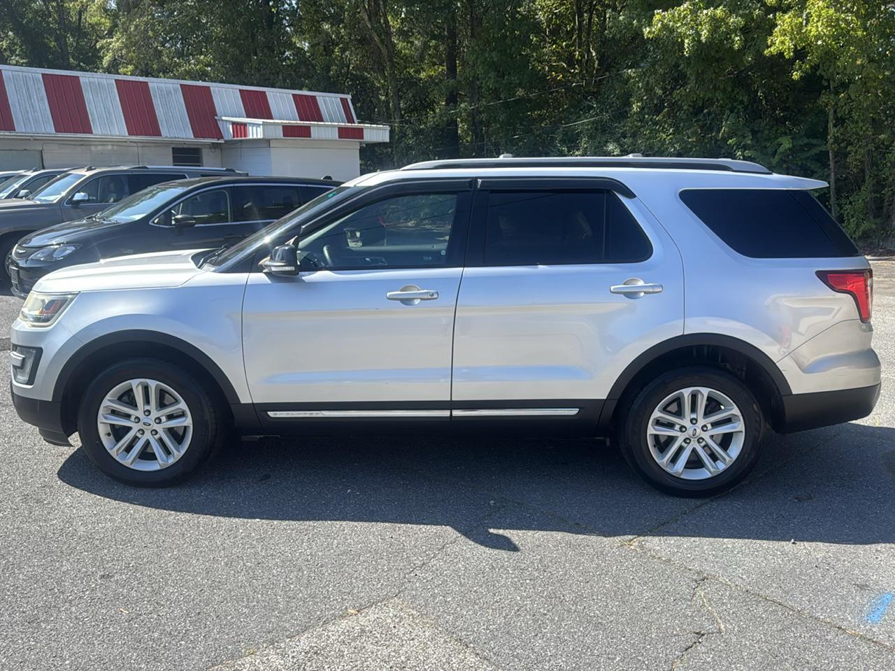 Ford Explorer 2WD 4dr V6 XLT 2017