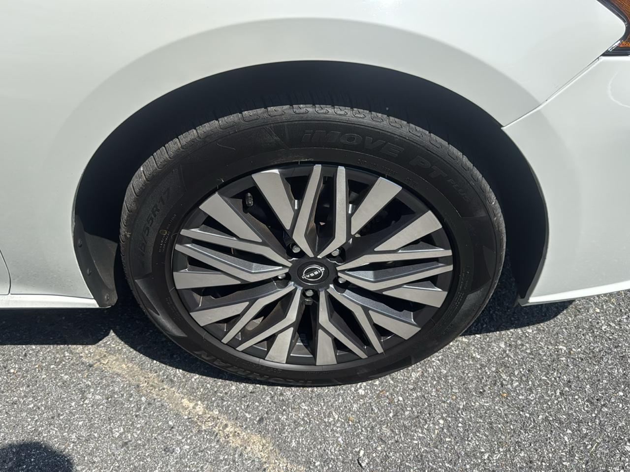 Nissan Altima 2.5 SV AWD 2025