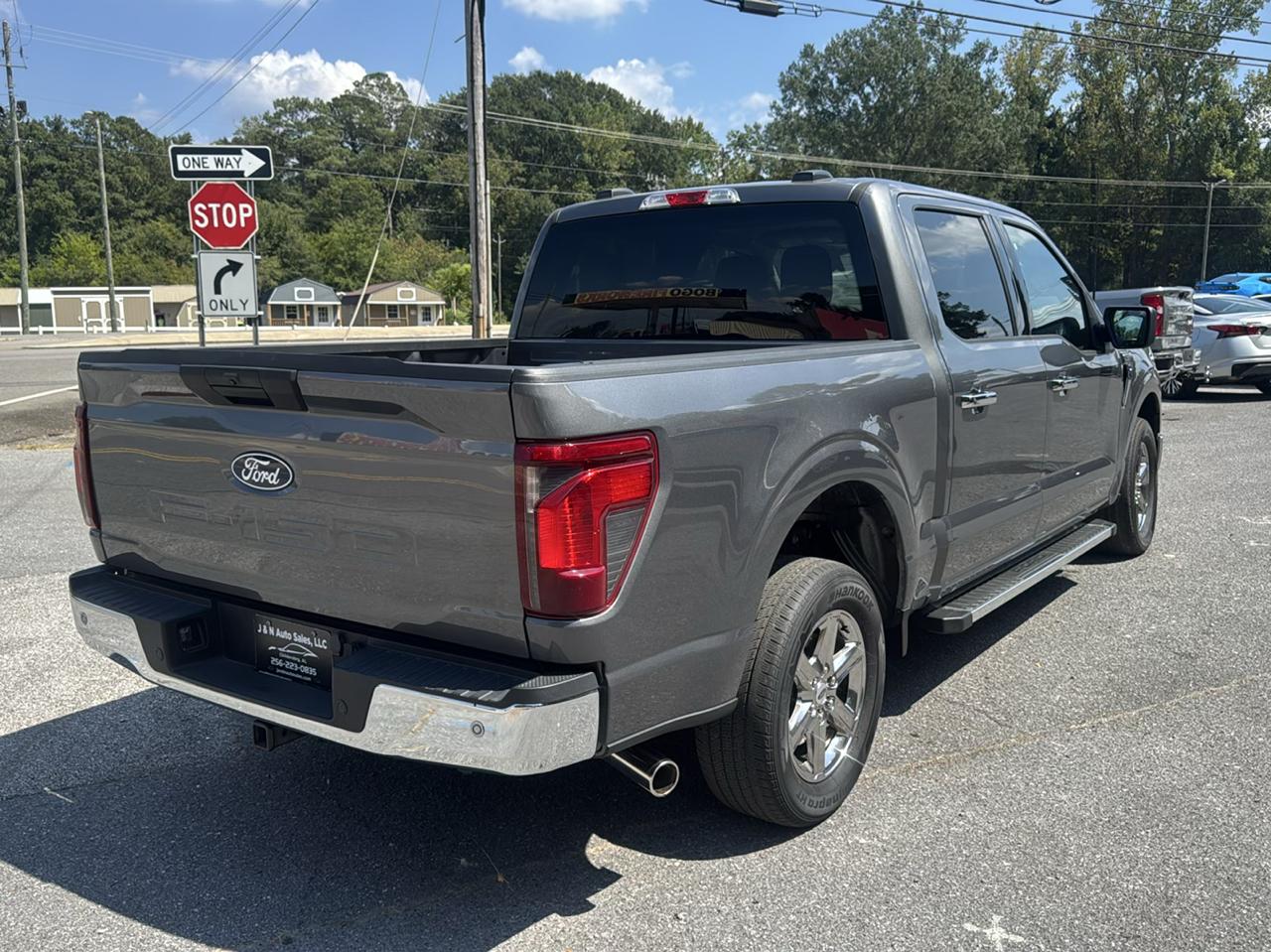 Ford F-150 2WD SuperCrew 150" XLT 2025