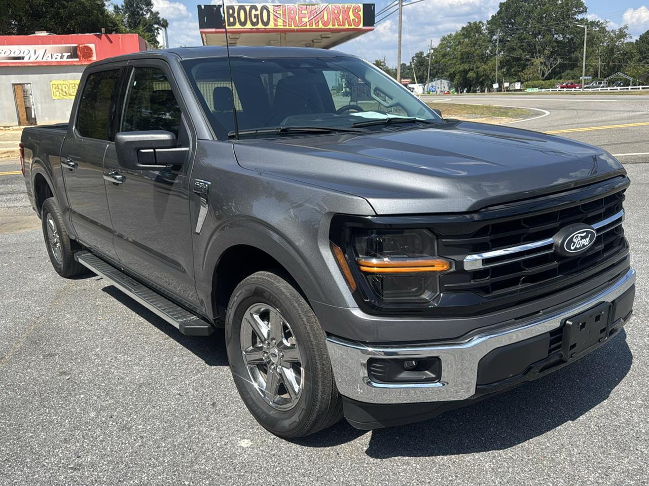 Ford F-150 2WD SuperCrew 150" XLT 2025