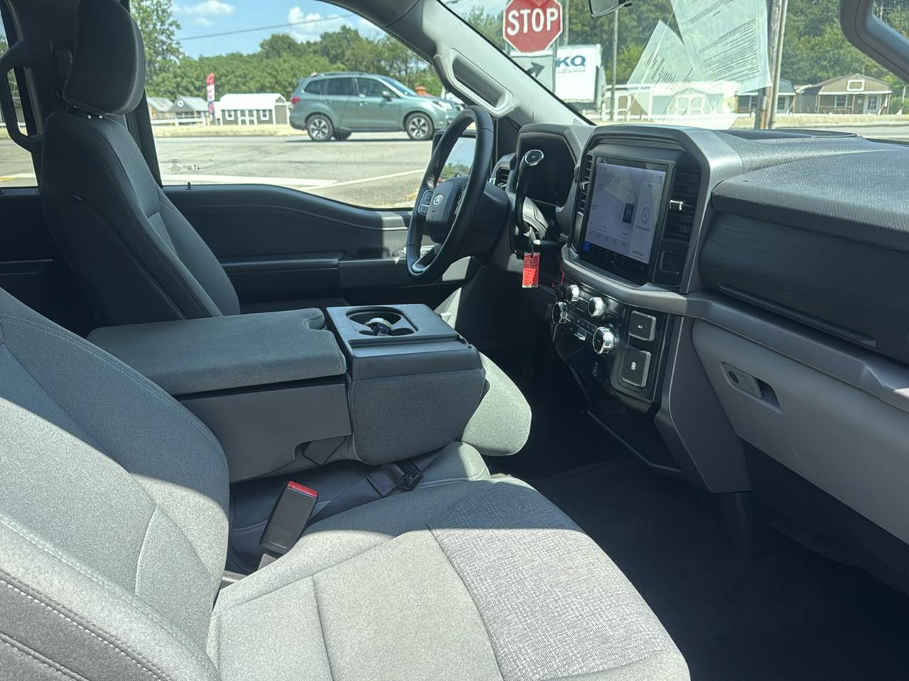 Ford F-150 2WD SuperCrew 150" XLT 2025
