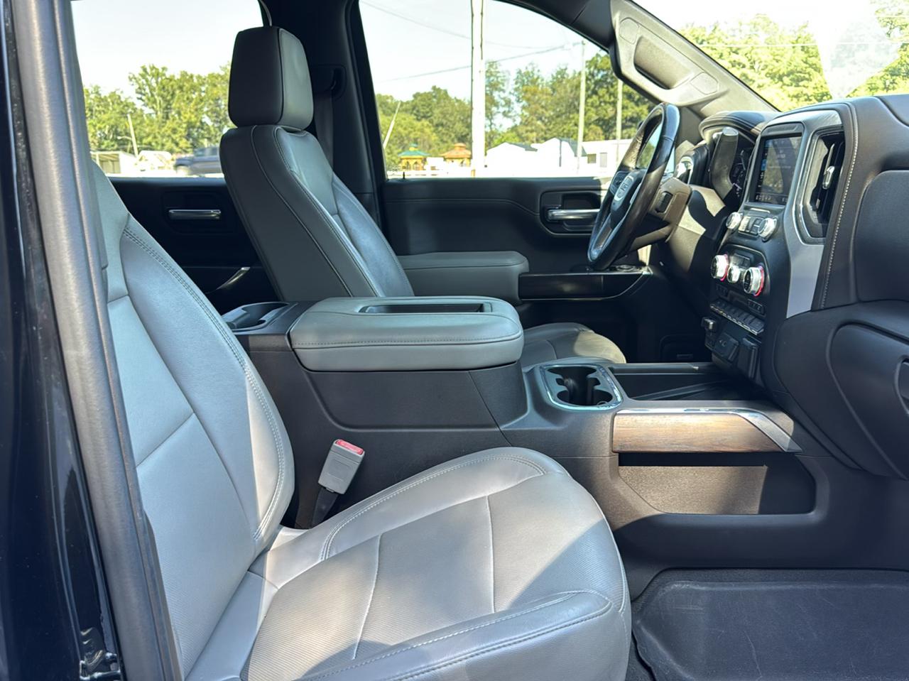 GMC Sierra 1500 4WD Crew Cab 143.5" SLT 2019