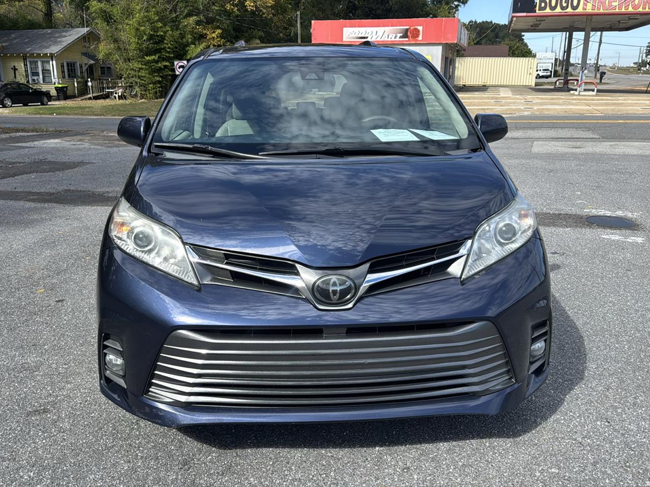 Toyota Sienna Limited Premium 7-Passenger 2020
