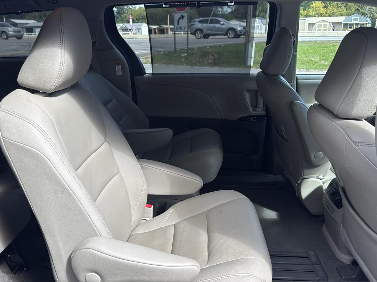 Toyota Sienna Limited Premium 7-Passenger 2020