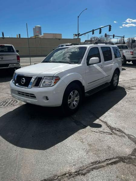 Nissan Pathfinder  2012