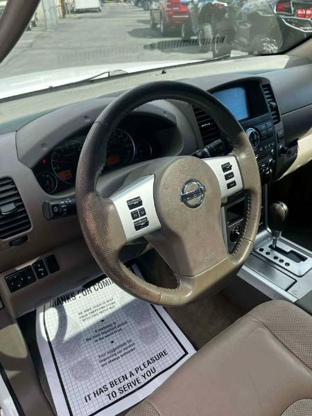 Nissan Pathfinder  2012