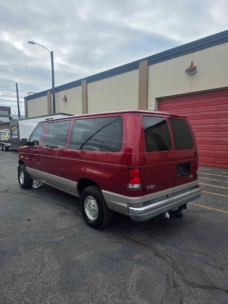 Ford Econoline Wagon  2001
