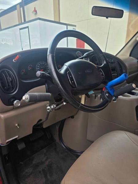 Ford Econoline Wagon  2001