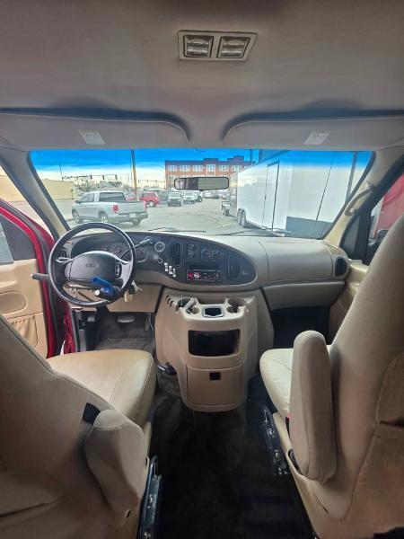 Ford Econoline Wagon  2001