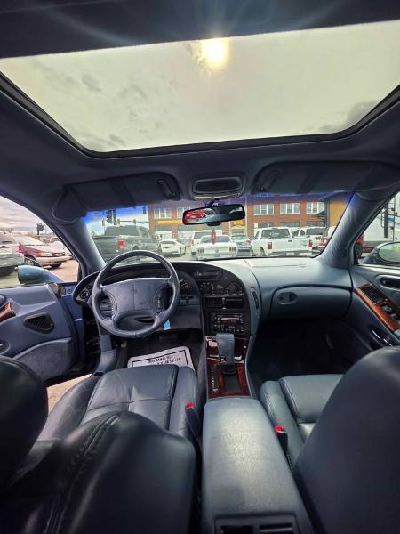 Oldsmobile Aurora  1997