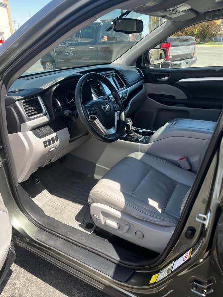 Toyota Highlander  2015