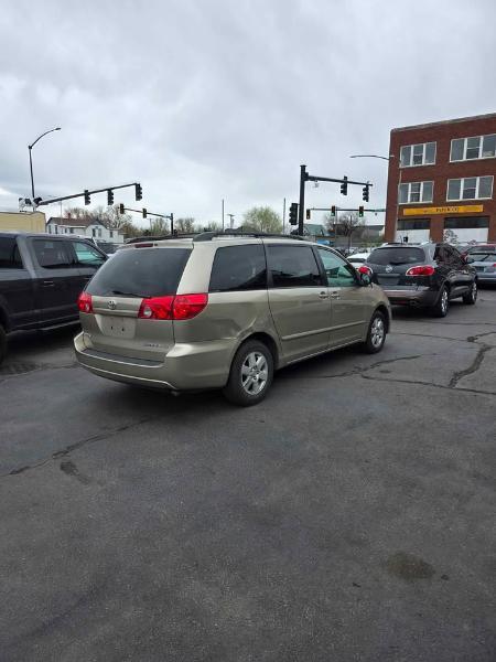 Toyota Sienna  2009
