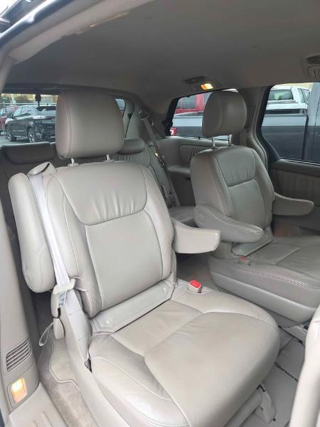 Toyota Sienna  2009