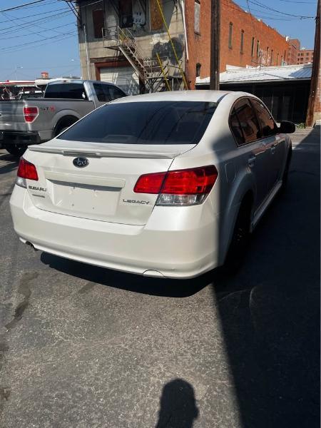 Subaru Legacy  2010