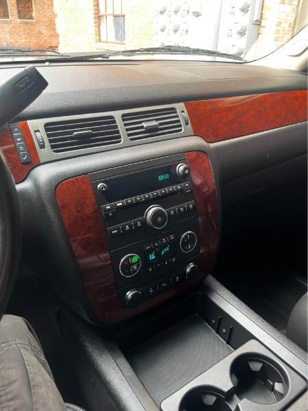 Chevrolet Tahoe  2012