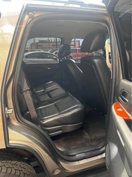 Chevrolet Tahoe  2012