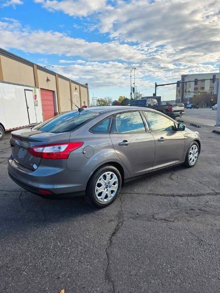 Ford Focus  2012