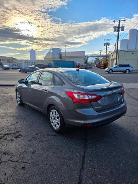 Ford Focus  2012