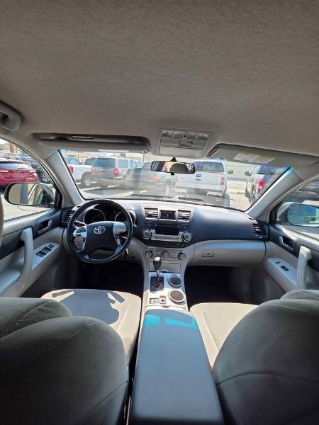 Toyota Highlander  2012