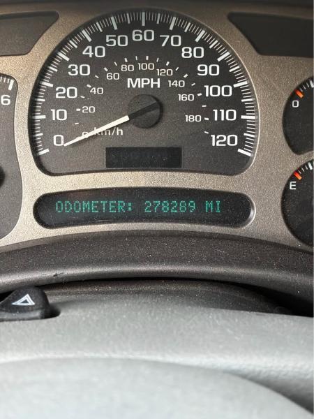 GMC Yukon Denali  2005