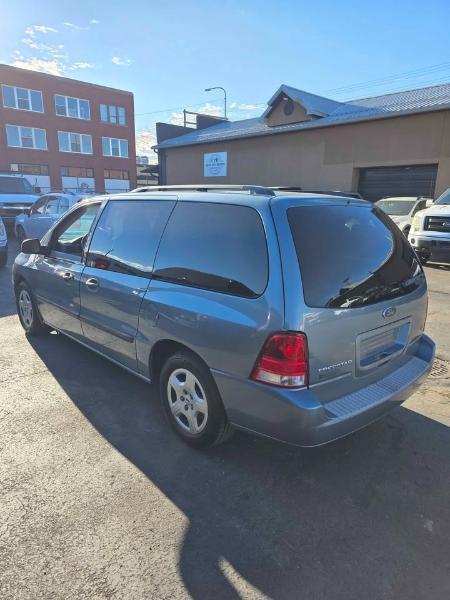 Ford Freestar  2004