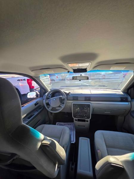 Ford Freestar  2004