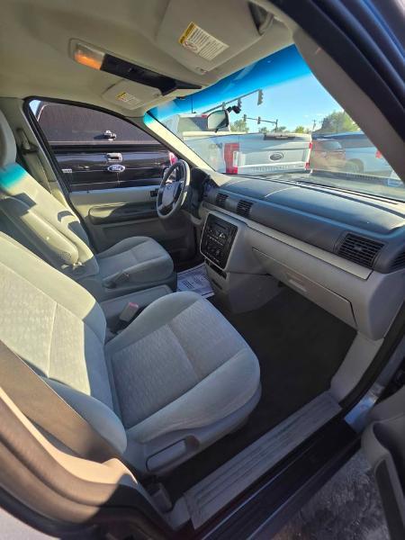 Ford Freestar  2004