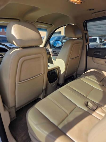 GMC Yukon XL  2010