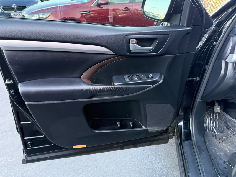 Toyota Highlander XLE AWD V6 2015