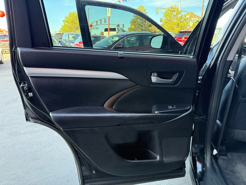 Toyota Highlander XLE AWD V6 2015